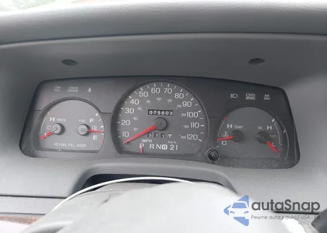 2005 Mercury Grand Marquis Ls z USA, uszkodzony, nr VIN 2MEFM75W55X623240